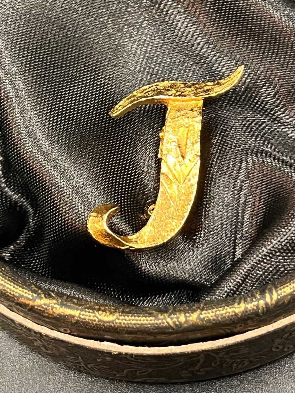 Gold Letter 'J' Lapel Pin - Classic Men's Accessory